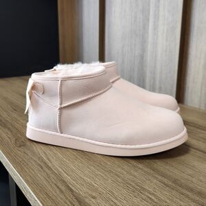 SZ 9 Juicy Couture Pink Mini Boots